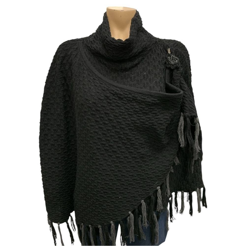 Daisy Fuentes Poncho Size S